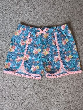 ⭐2/$20 Girls' Blue Floral Lace-Trim Shorts with Pink Accents